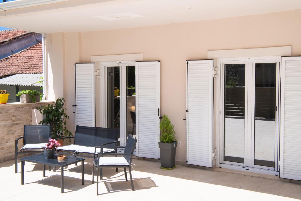 Peratzada Apartments Vasiliki  Ngoại thất bức ảnh